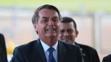 Bolsonaro defende cobrança de ICMS nas refinarias para baratear combustíveis