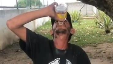 Homem morre após tomar uma garrafa de bebida alcoólica em troca de dinheiro; vídeo