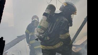 Incêndio atinge comunidade e bombeiros deslocam oito viaturas em SP