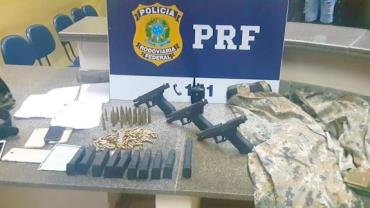 PRF prende homens ligados à milícia do RJ com armas e munições