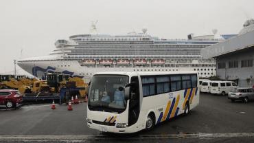 Morrem dois passageiros com coronavírus do navio ancorado no Japão