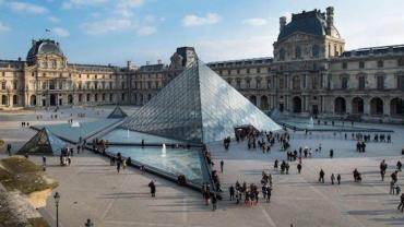 Museu do Louvre, em Paris, é fechado por causa do coronavírus