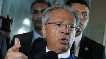 Paulo Guedes diz que resposta à crise "são as reformas"