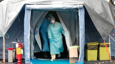 Itália já prevê deixar pacientes de coronavírus com mais de 80 anos morrerem