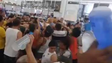 Vídeo mostra tumulto em supermercado por causa de álcool gel
