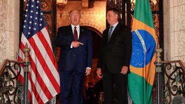 "O Brasil está parando, o mundo está parando", diz Trump ao falar sobre conversa com Bolsonaro