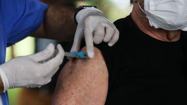 Prefeitura do Rio suspende vacinação contra gripe por falta de doses