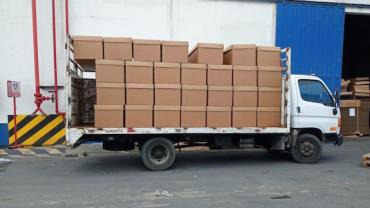 Com excesso de mortos por coronavírus, prefeitura de Guayaquil distribui caixões de papelão
