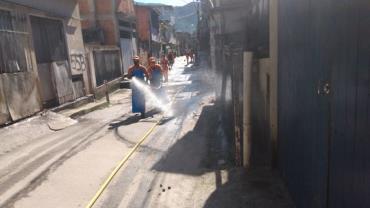 Covid-19: Ruas e comunidades do Rio de Janeiro passam higienização mais rígida