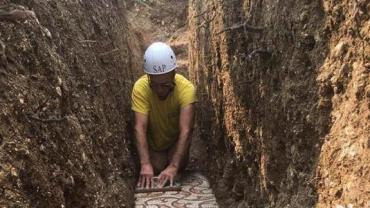 Arqueólogos descobrem mosaico romano do século 3 na Itália
