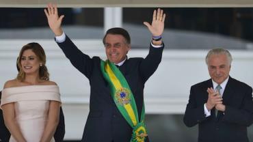 Bolsonaro convida Temer para chefiar missão no Líbano