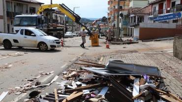 Tornados e tempestades atingem cidades de SC; seis vão decretar estado de alerta