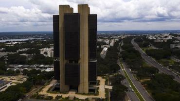 Indicadores recentes sugerem recuperação parcial da economia, diz BC