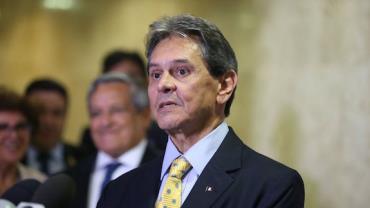 Roberto Jefferson confirma negociação para Jair Bolsonaro se filiar ao PTB
