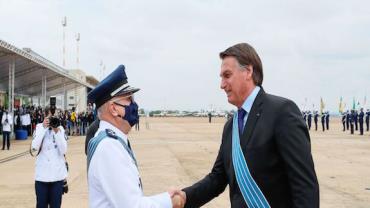 Bolsonaro participa da comemoração ao Dia do Aviador e da FAB