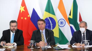 Bolsonaro: Brasil divulgará lista de importadores de madeira ilegal
