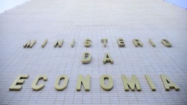 Ministério melhora previsão de queda da economia