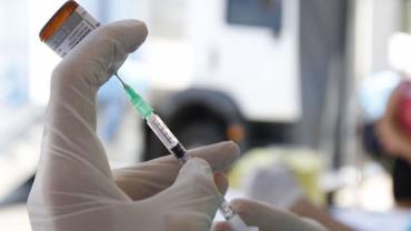 Pfizer/BioNTech apontam eficácia de 95% da vacina anti-Covid