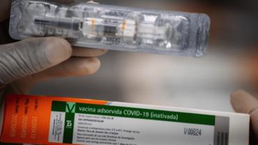 Ministério da Saúde diz que fará entregas semanais de vacina em março