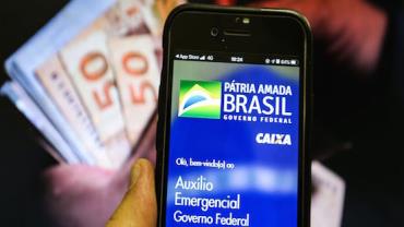 Nascidos em maio podem atualizar dados no Caixa Tem