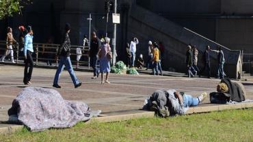 Prefeitura de SP entrega 170 vagas de hospedagem para idosos em situação de rua