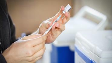 Vacinação: Brasil recebe lote com mais de 600 mil imunizantes da Pfizer