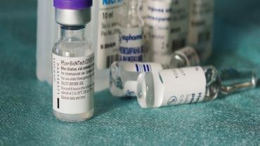 Brasil recebe 1 milhão de doses de vacinas da Pfizer