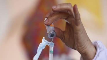 Rio inicia vacinação de adolescentes sem deficiência