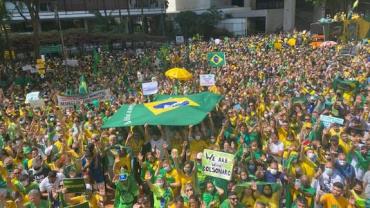 Apoiadores de Bolsonaro realizam ato na Avenida Paulista, em São Paulo