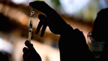 São Paulo vai manter vacinação de adolescente de 12 a 17 anos