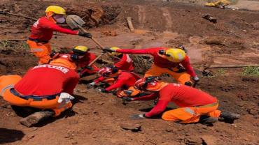 Novo corpo é encontrado em área de buscas da tragédia de Brumadinho em MG