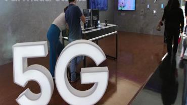 Investimentos do 5G vão universalizar internet no Brasil, diz ministro