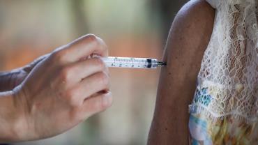 100 milhões de pessoas já estão completamente vacinadas contra a Covid-19 no Brasil
