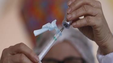 Vacinação reduziu mortes por covid-19 no segundo semestre