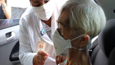 Covid-19: vacinação no Rio de Janeiro continua com reforço para idosos