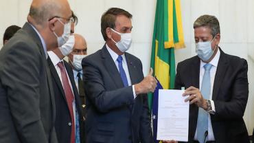 Governo federal publica regras do Auxílio Brasil