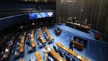 Senado aprova PEC da renda básica garantida pela Constituição