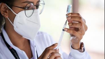 Campanha de Mega Vacinação contra covid-19 começa em 6 capitais neste sábado