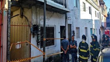 Explosão causada por botijão de gás faz casa desabar e deixa ao menos 4 feridos em SP