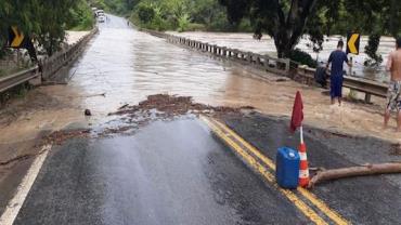 Caixa vai liberar FGTS para cidades atingidas pelas chuvas na BA e MG