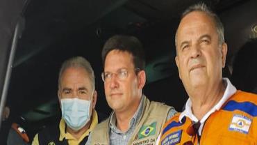 Ministros sobrevoam Bahia e prometem recursos para reconstrução