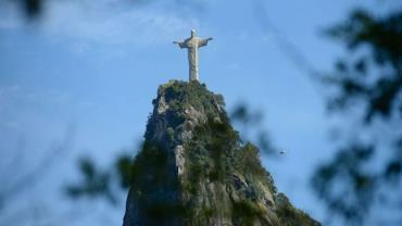 Rio de Janeiro inicia interdições para o réveillon em Copacabana