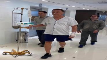 Michelle Bolsonaro publica foto de presidente caminhando em hospital