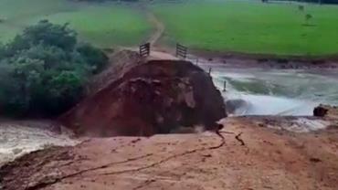 Barragem de água rompe em Minas Gerais