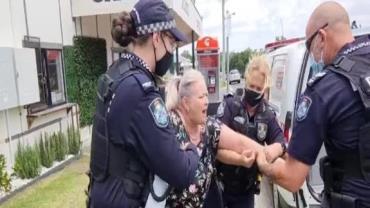 Mulher é presa na Austrália após se recusar a mostrar comprovante de vacina