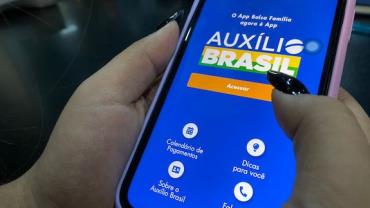 Caixa paga Auxílio Brasil às famílias cadastradas com NIS final 3