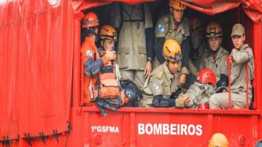 Quinto dia de buscas por vítimas das fortes chuvas em Petropólis iniciam na manhã deste sábado (19)