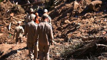 Sirenes são acionadas em Petrópolis devido ao risco de fortes chuvas