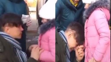 Ucraniano se despede de esposa e filha para lutar contra Rússia; vídeo