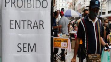 Governo do Rio de Janeiro flexibiliza uso da máscara contra a Covid-19